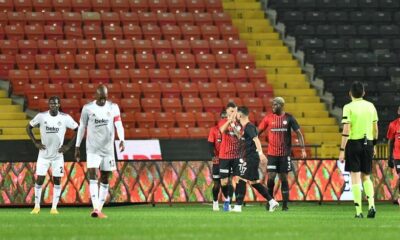 Beşiktaş Gaziantep'te Yenildi Taraftar Çıldırdı! Yönetim İstifa!