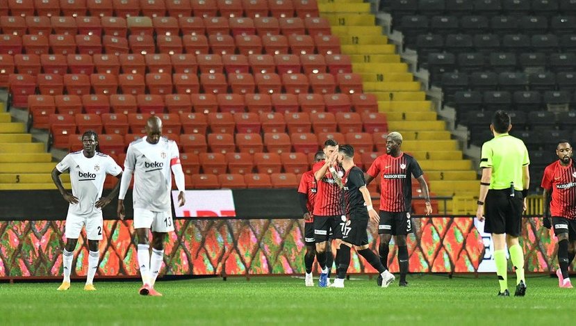 Beşiktaş Gaziantep'te Yenildi Taraftar Çıldırdı! Yönetim İstifa!