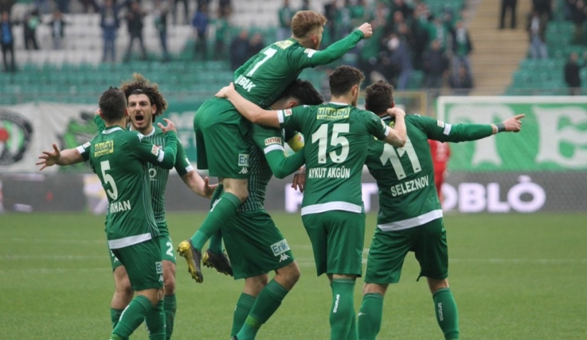 Giresunspor, sahasında Bursaspor'u 2-1 yendi Çotanaklar durmuyor!