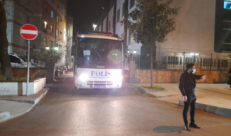 Kadıköy'deki Boğaziçi protestolarında gözaltına alınan 33 kişiye tutuklama talep edildi