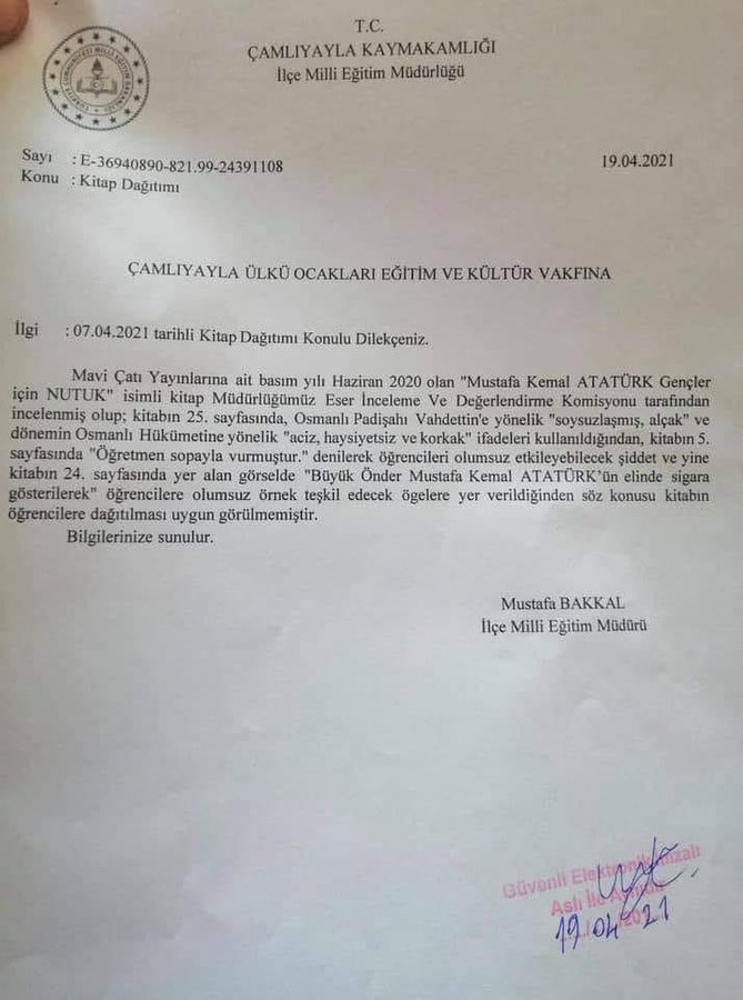 Mersin Çamlıyayla'nın Milli Eğt. Md. 'Vahdettin'e laf ediliyor' diye Nutuk'un öğrencilere dağıtımını yasakladı!