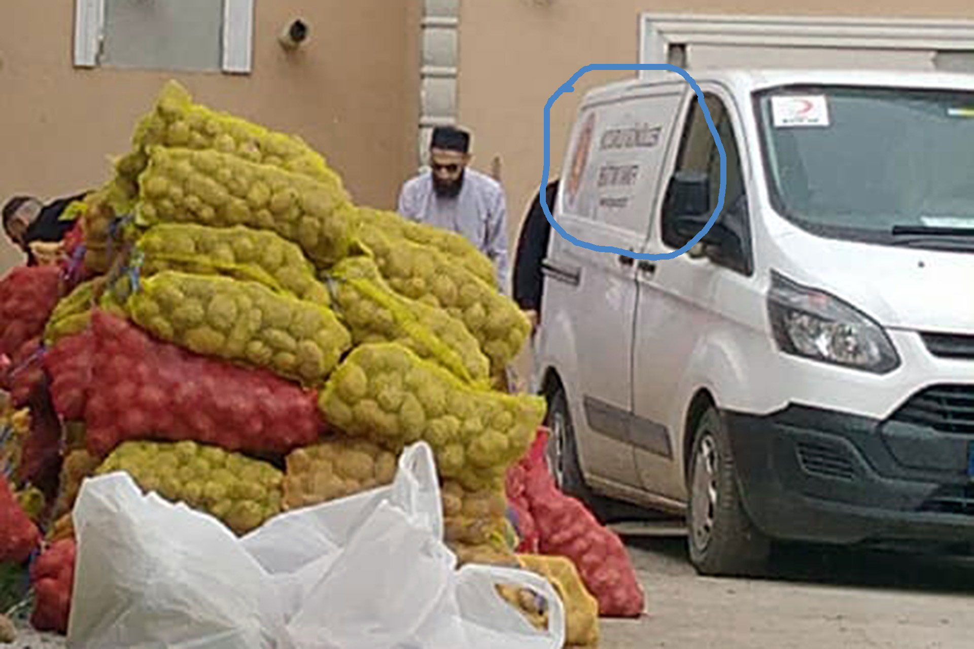 Gebze’de Huzurlu Gönüller Eğitim Vakfı’nca dağıtılan patates soğan dağıtımın 'da ne oldu?