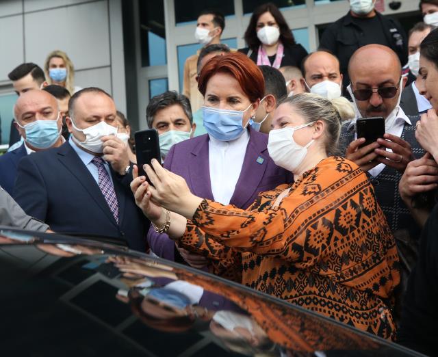 Rize'de Meral Akşener için Provokasyon Yapan ve Poster Asanlar Kimler?