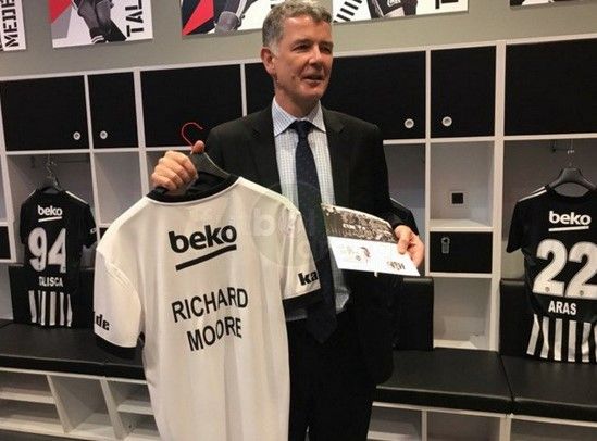 Richard Moore İstihbarat Servisi başkanı, beşiktaş taraftarı!