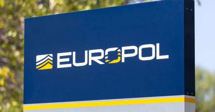 Europol Büyük Suç Çetesini Bastırdı, 100'den Fazla Çevrimiçi Dolandırıcıyı Tutukladı