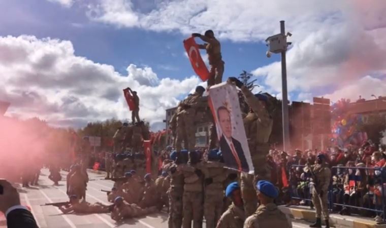 Jandarma alay komutanlığı 29 Ekim'de Erdoğan posteri açtırdı Yer Kastamonu!