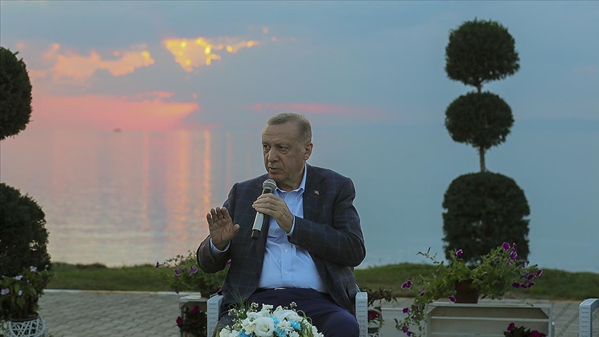 Erdoğan: Seçme ve seçilme yaşını 18'e biz indirdik gafı! Erdoğan'a neler oluyor?