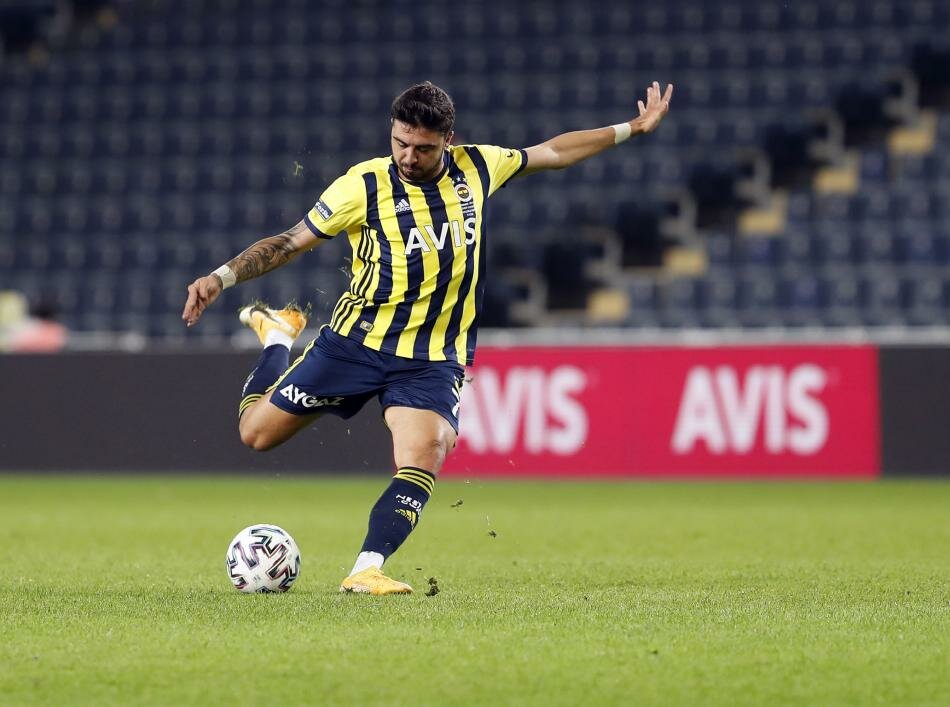 Ozan Tufan, Hull City ile anlaşma sağladı, Acunun takımına transfer oldu